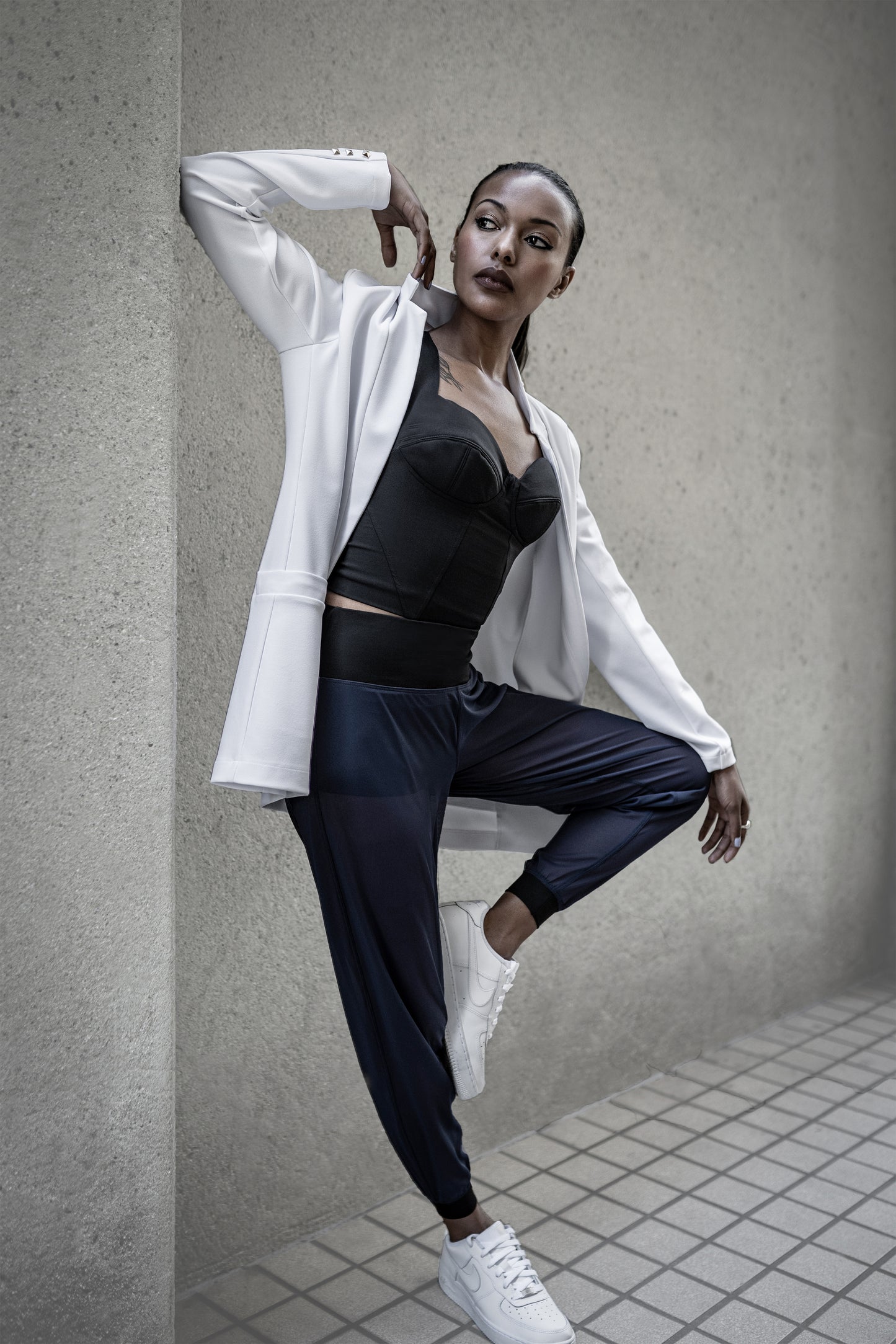 White Stretch Blazer Navy Blue Mesh Yoga Pants Bustier Stretch Sport Bra Top