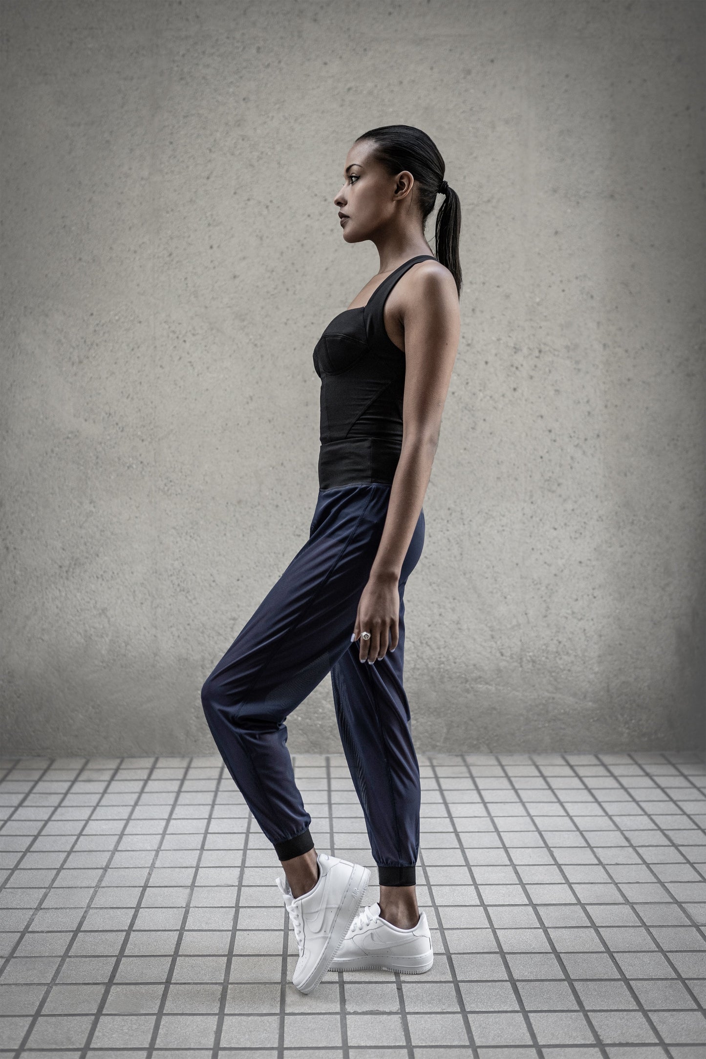 Hot Short Yoga Pants with Navy Blue Mesh and Black High Waist