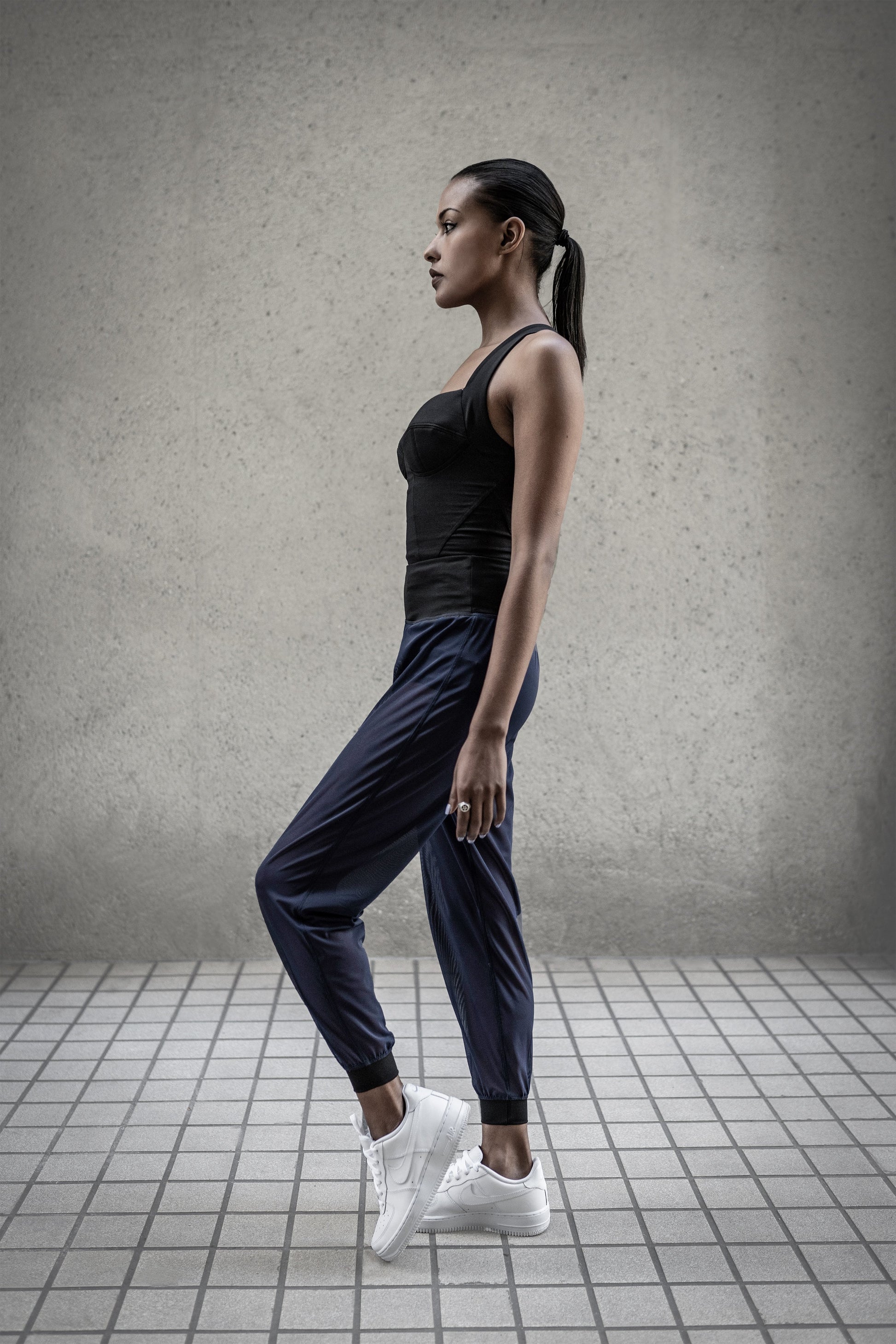 Hot Short Yoga Pants with Navy Blue Mesh and Black High Waist
